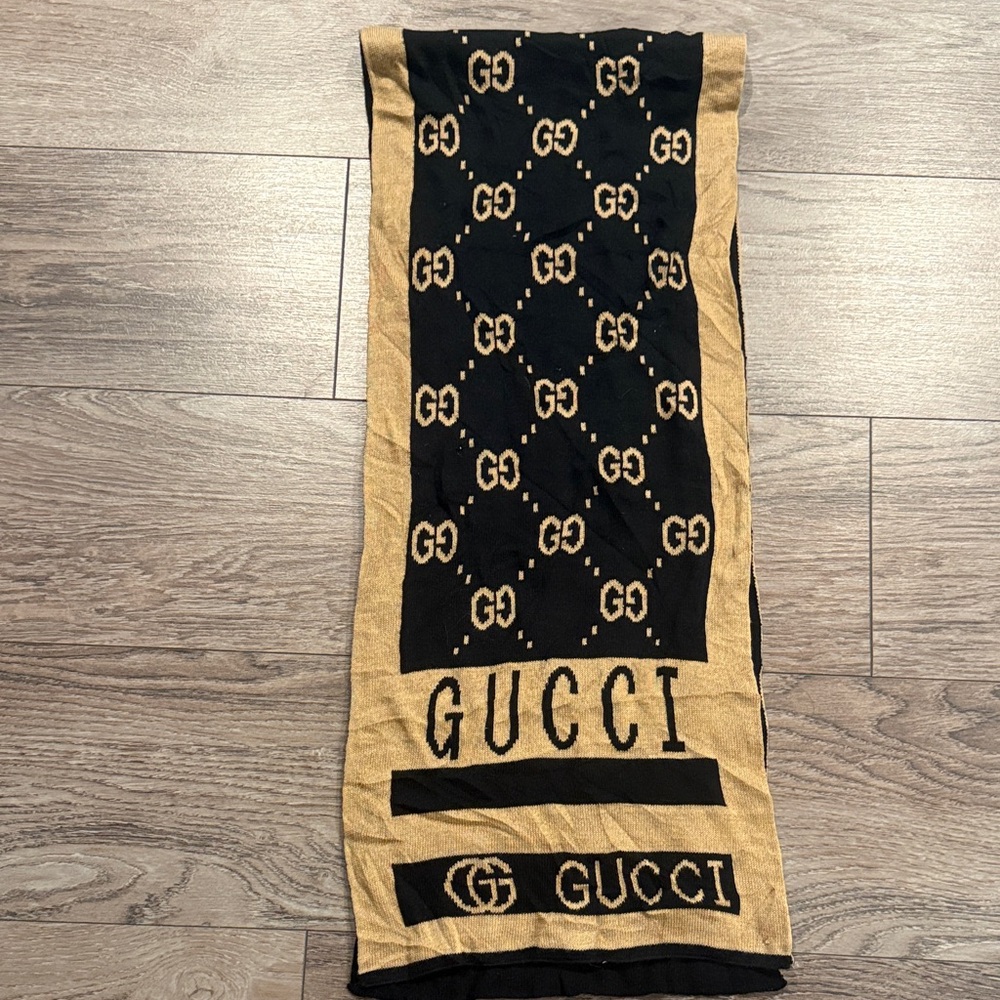 Gucci Black and Gold Logo Scarf